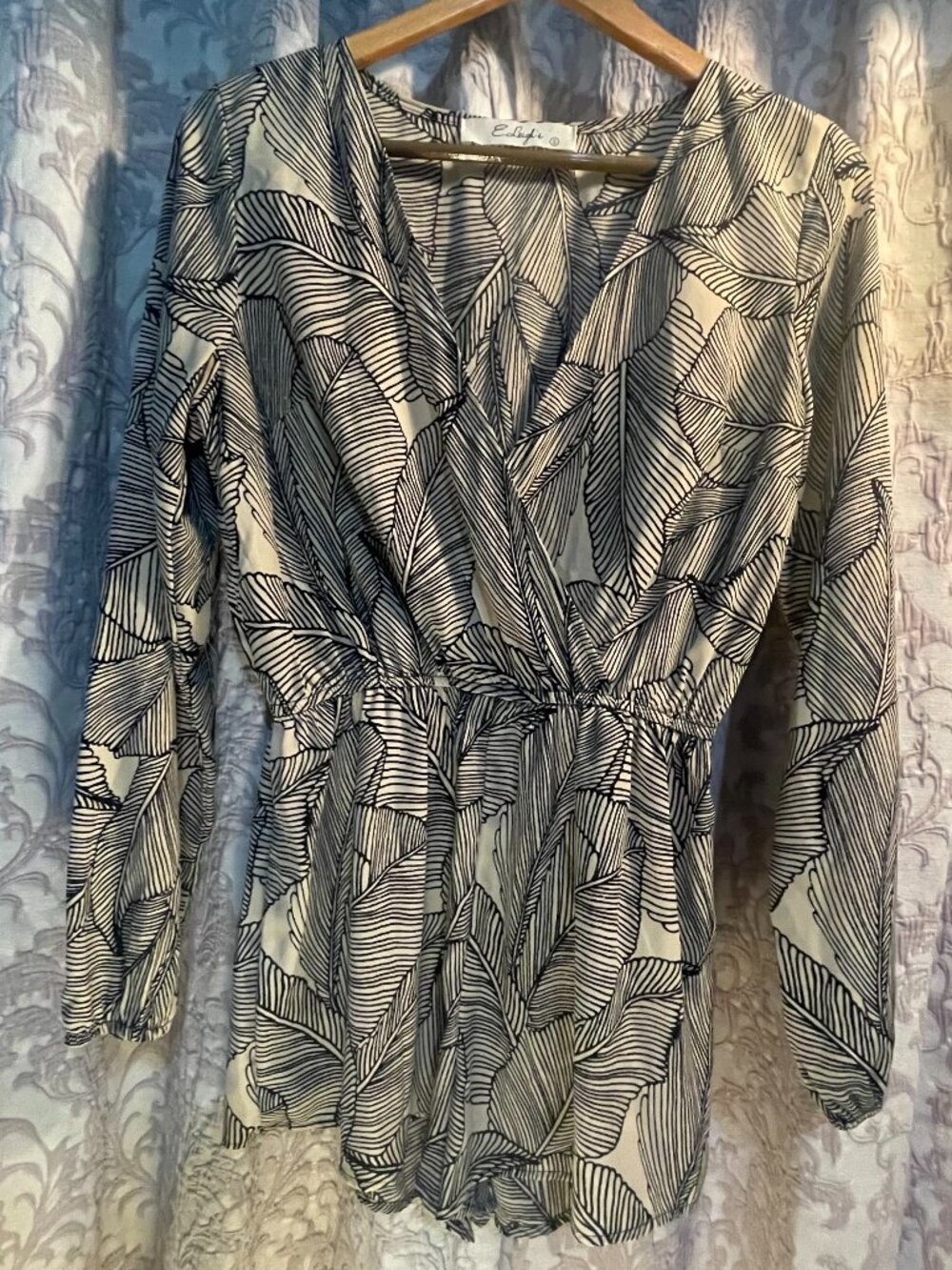 NWOT- Women's E. Leigh's Small Blk/Cream Lg Sleeve/Shorts Romper-Elastic Waist
